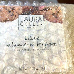 Laura Geller baked foundation TAN